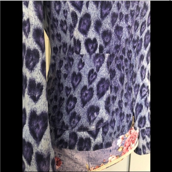 Rare vintage y2k Moschino Jeans animal heart print zip up jacket. Sz 4 - Picture 11 of 16